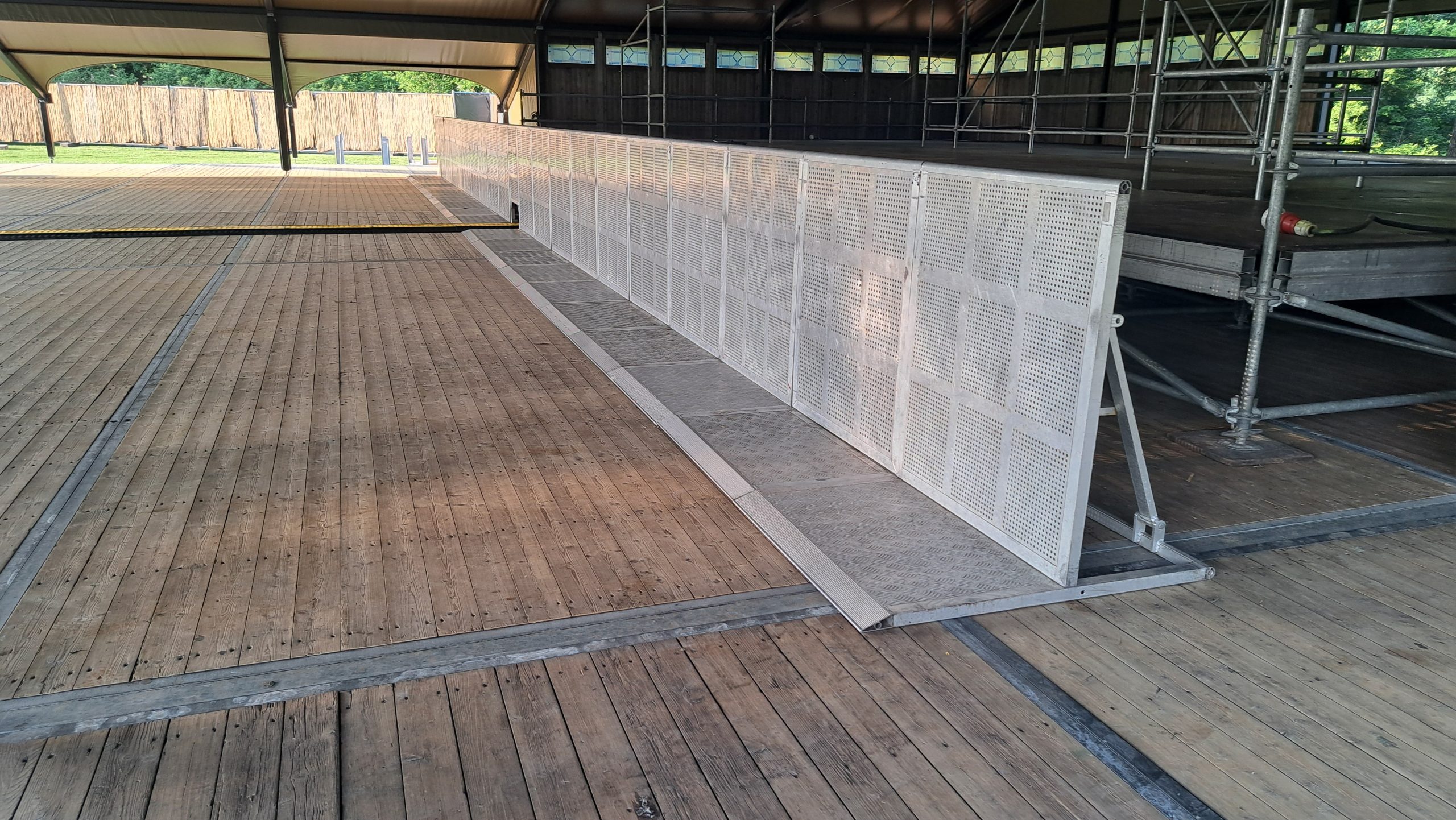 stagebarrier-tent