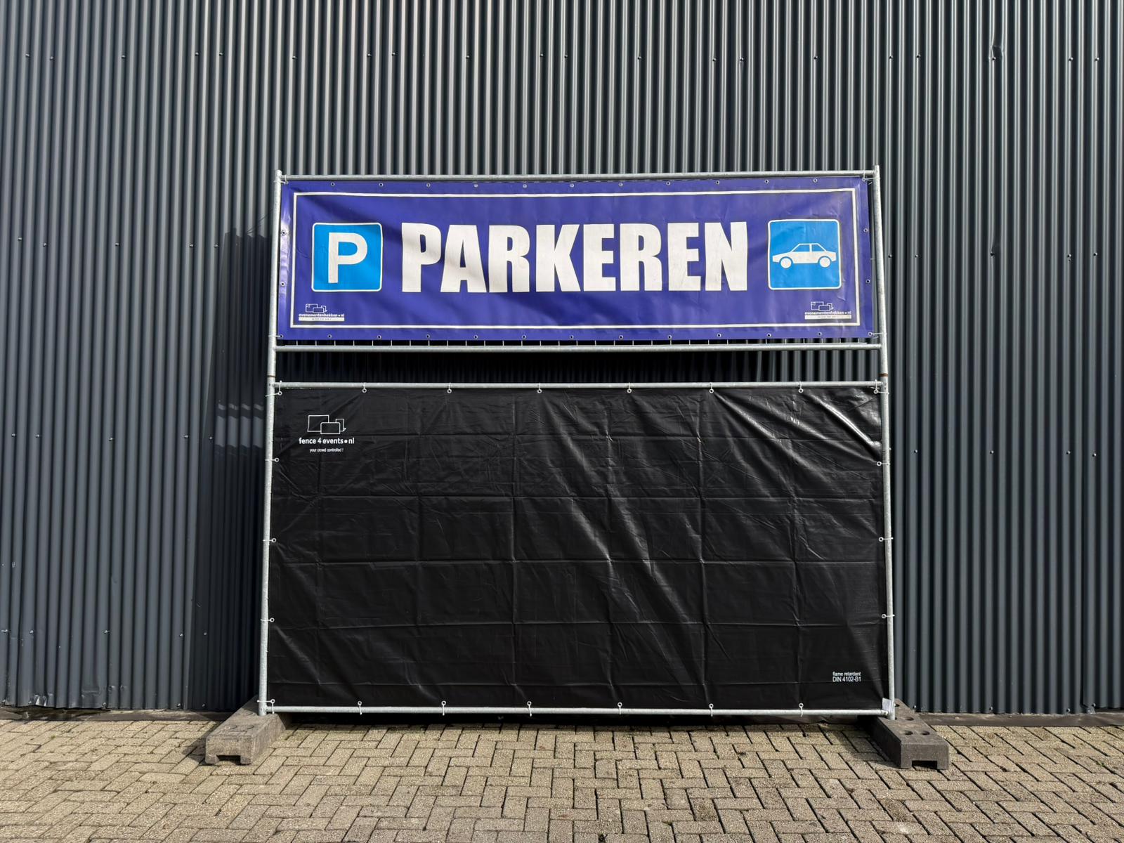 banner parkeren auto f4e