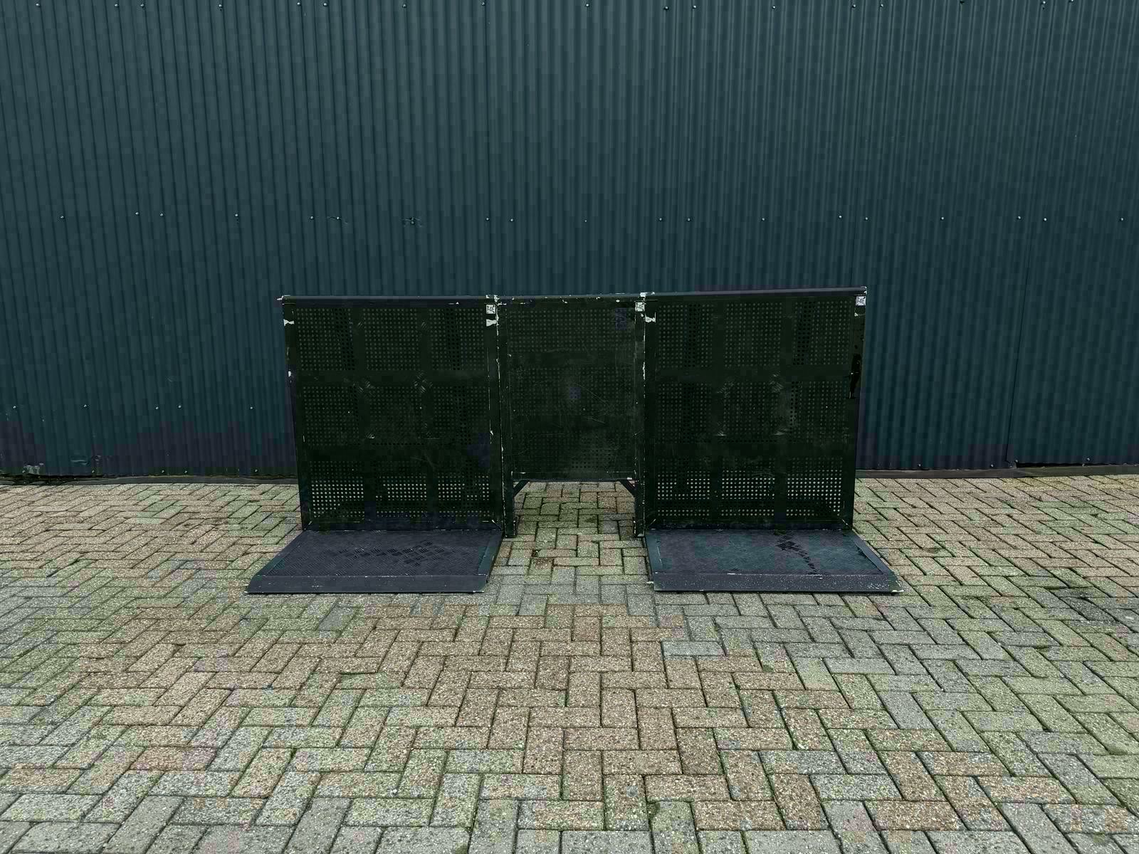 stagebarrier kabeldoorvoer zwart f4e